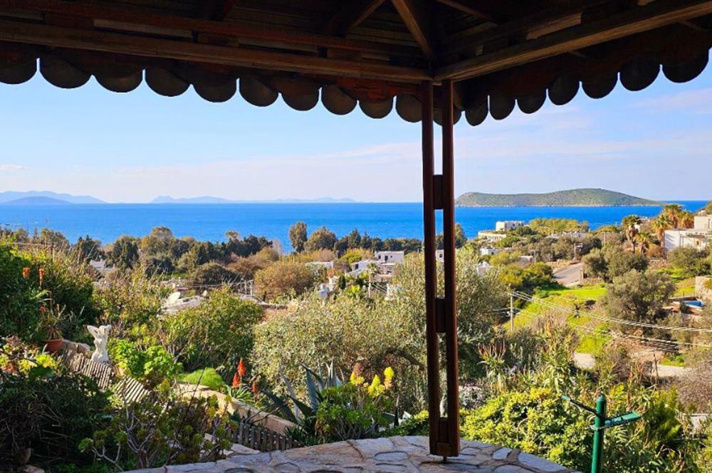 Bodrum Gümüşlük de Satılık Deniz Manzaralı Villa