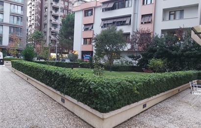 Caddebostan Plaj Yolu’nda Prestijli Binada Seçkin 3+1