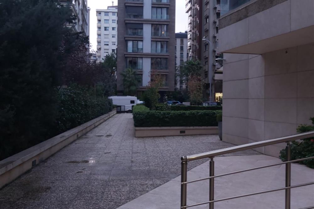 Caddebostan Plaj Yolu’nda Prestijli Binada Seçkin 3+1