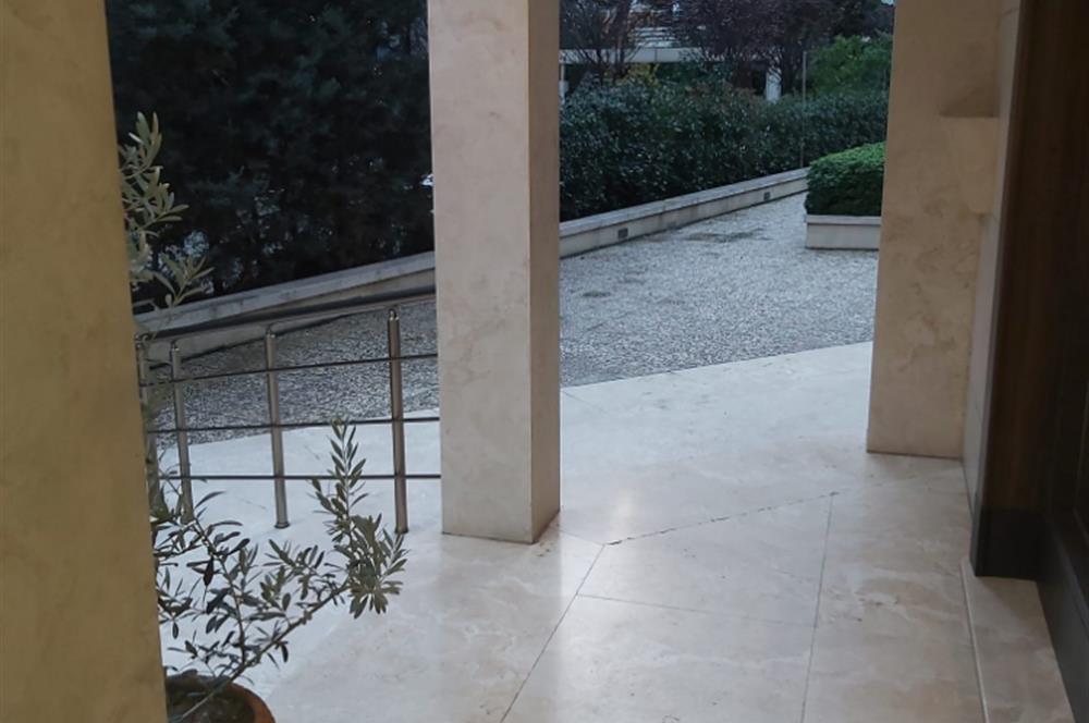 Caddebostan Plaj Yolu’nda Prestijli Binada Seçkin 3+1