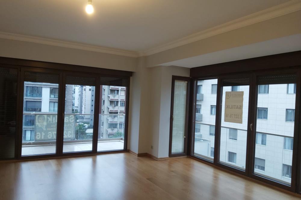 Caddebostan Plaj Yolu’nda Prestijli Binada Seçkin 3+1