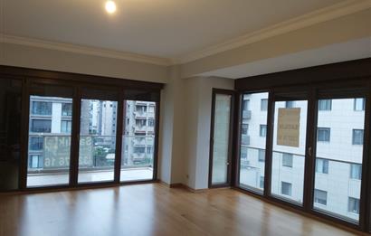 Caddebostan Plaj Yolu’nda Prestijli Binada Seçkin 3+1