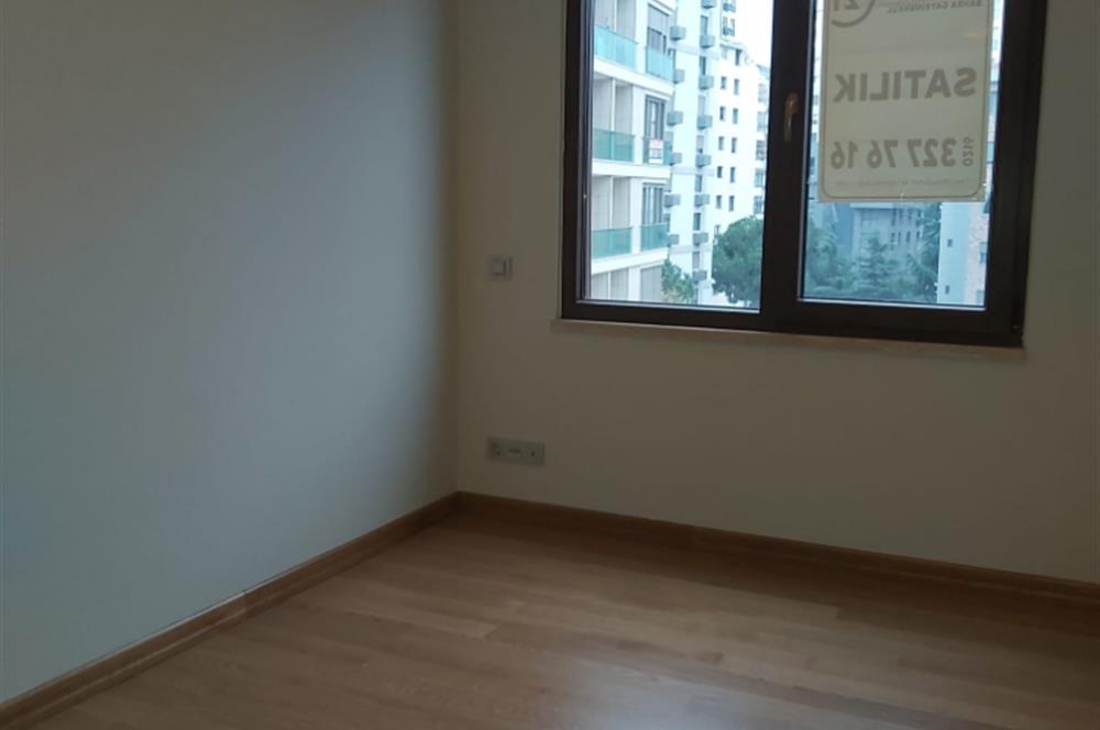 Caddebostan Plaj Yolu’nda Prestijli Binada Seçkin 3+1