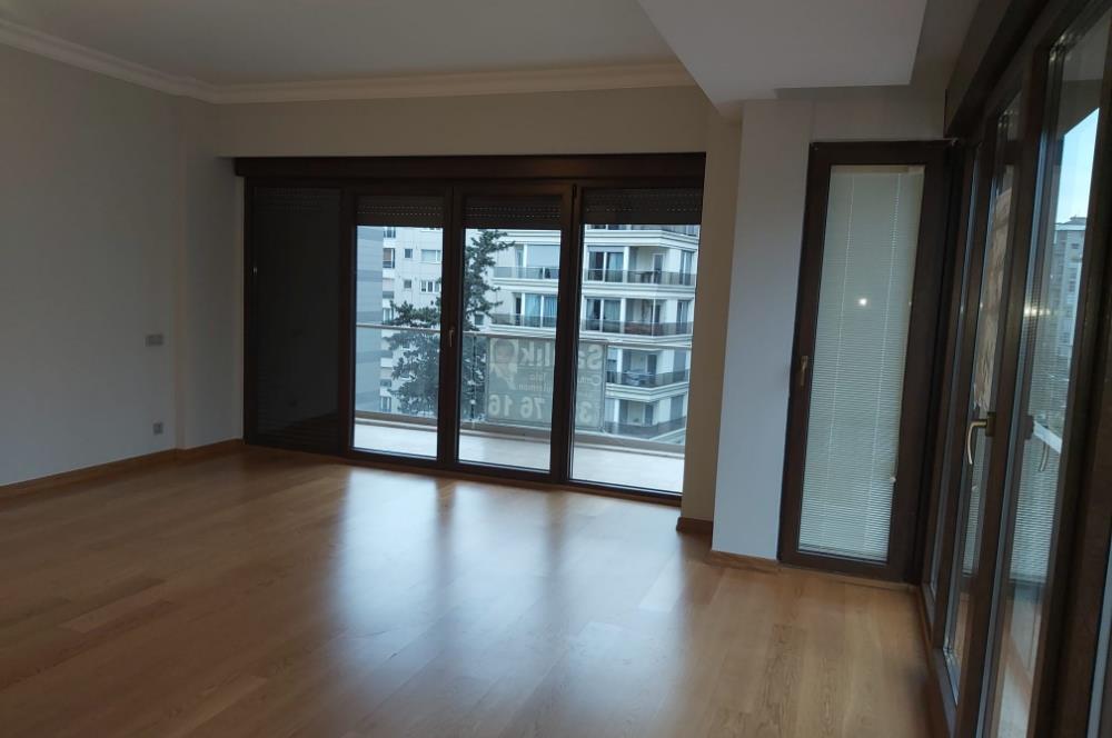 Caddebostan Plaj Yolu’nda Prestijli Binada Seçkin 3+1