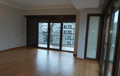 Caddebostan Plaj Yolu’nda Prestijli Binada Seçkin 3+1