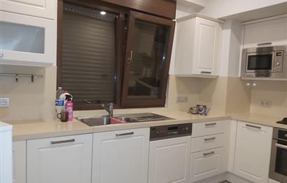 Caddebostan Plaj Yolu’nda Prestijli Binada Seçkin 3+1