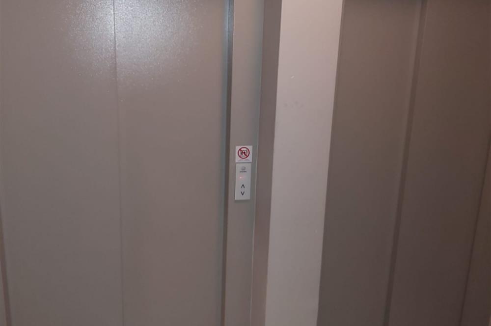 Caddebostan Plaj Yolu’nda Prestijli Binada Seçkin 3+1