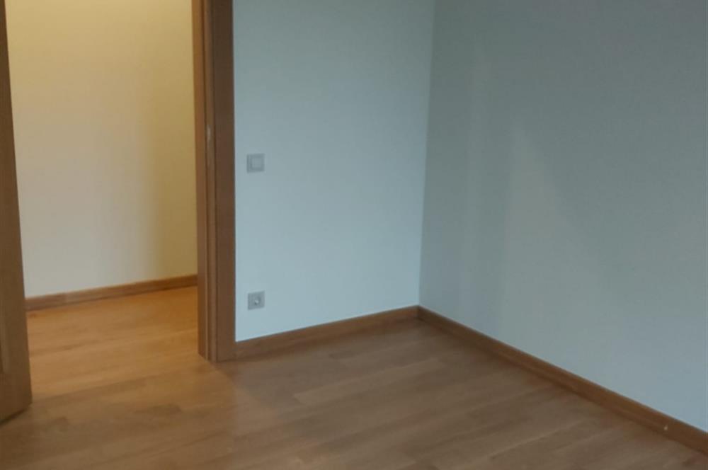 Caddebostan Plaj Yolu’nda Prestijli Binada Seçkin 3+1