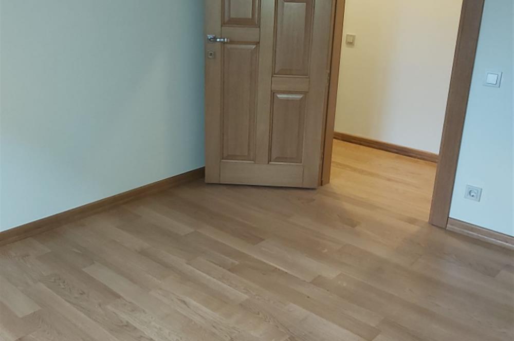 Caddebostan Plaj Yolu’nda Prestijli Binada Seçkin 3+1