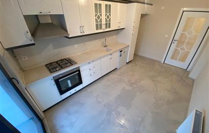 AİLELER İÇİN İDEAL! KADIKÖY'DE SİTE İÇİ SIFIR 3+1 KİRALIK DAİRE