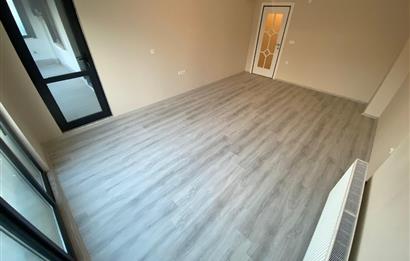 AİLELER İÇİN İDEAL! KADIKÖY'DE SİTE İÇİ SIFIR 3+1 KİRALIK DAİRE