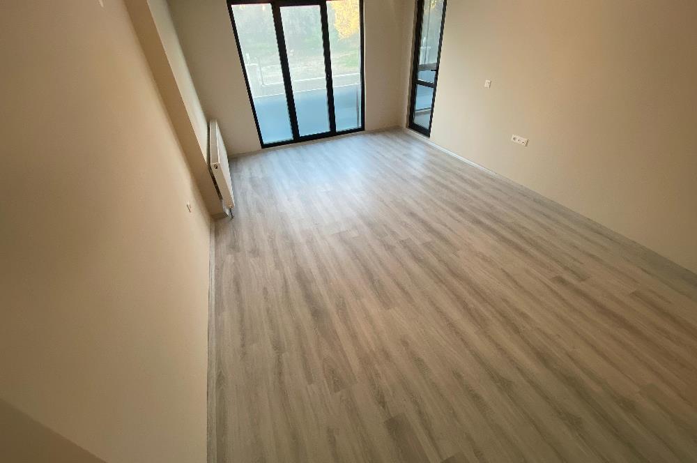 AİLELER İÇİN İDEAL! KADIKÖY'DE SİTE İÇİ SIFIR 3+1 KİRALIK DAİRE