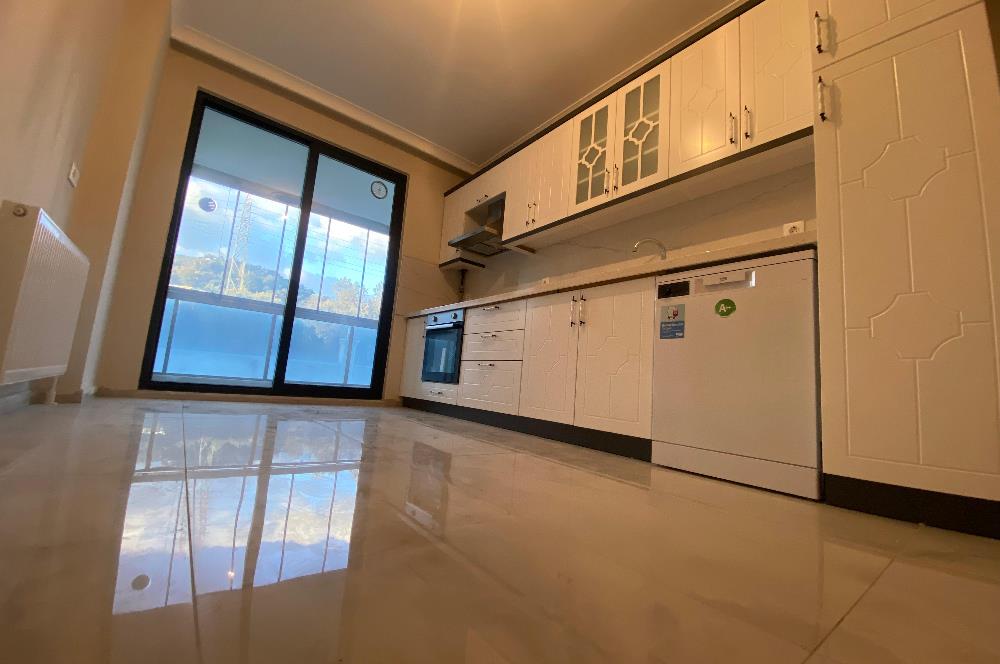 AİLELER İÇİN İDEAL! KADIKÖY'DE SİTE İÇİ SIFIR 3+1 KİRALIK DAİRE