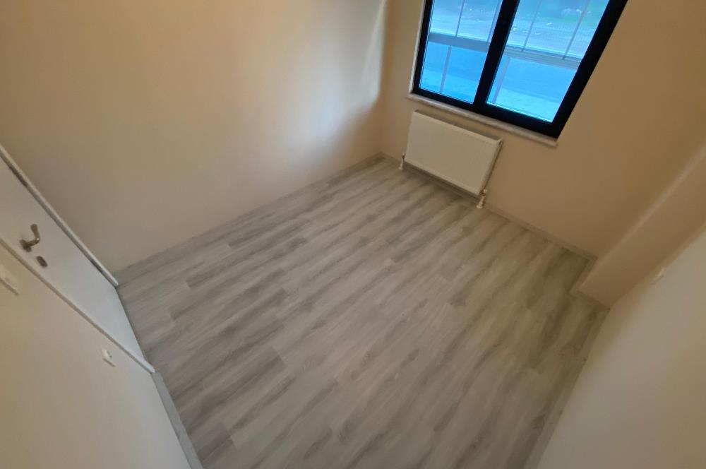 AİLELER İÇİN İDEAL! KADIKÖY'DE SİTE İÇİ SIFIR 3+1 KİRALIK DAİRE