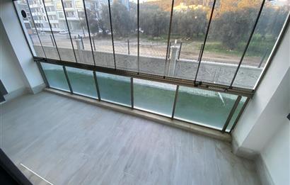 AİLELER İÇİN İDEAL! KADIKÖY'DE SİTE İÇİ SIFIR 3+1 KİRALIK DAİRE