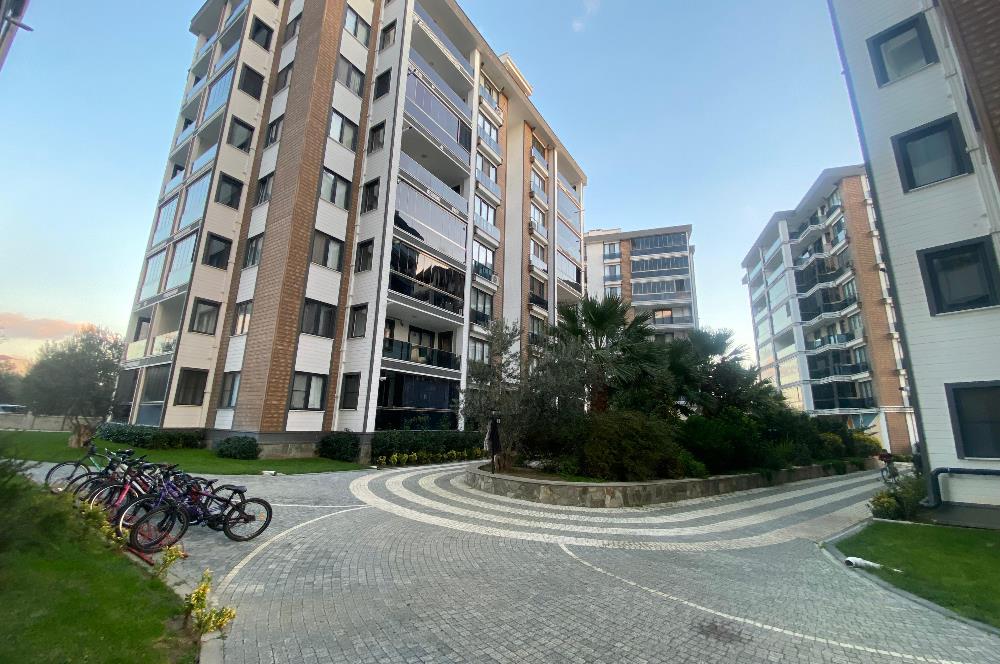 AİLELER İÇİN İDEAL! KADIKÖY'DE SİTE İÇİ SIFIR 3+1 KİRALIK DAİRE