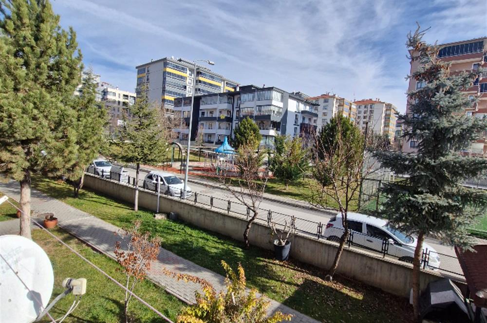 SEĞMENLER'DE SİTE İÇİ 3+1 GENİŞ KRALIK DAİRE 