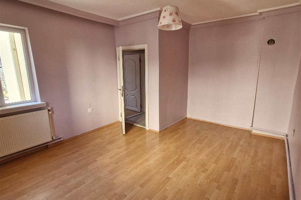 SEĞMENLER'DE SİTE İÇİ 3+1 GENİŞ KRALIK DAİRE 