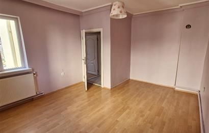 SEĞMENLER'DE SİTE İÇİ 3+1 GENİŞ KRALIK DAİRE 