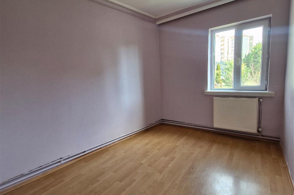 SEĞMENLER'DE SİTE İÇİ 3+1 GENİŞ KRALIK DAİRE 