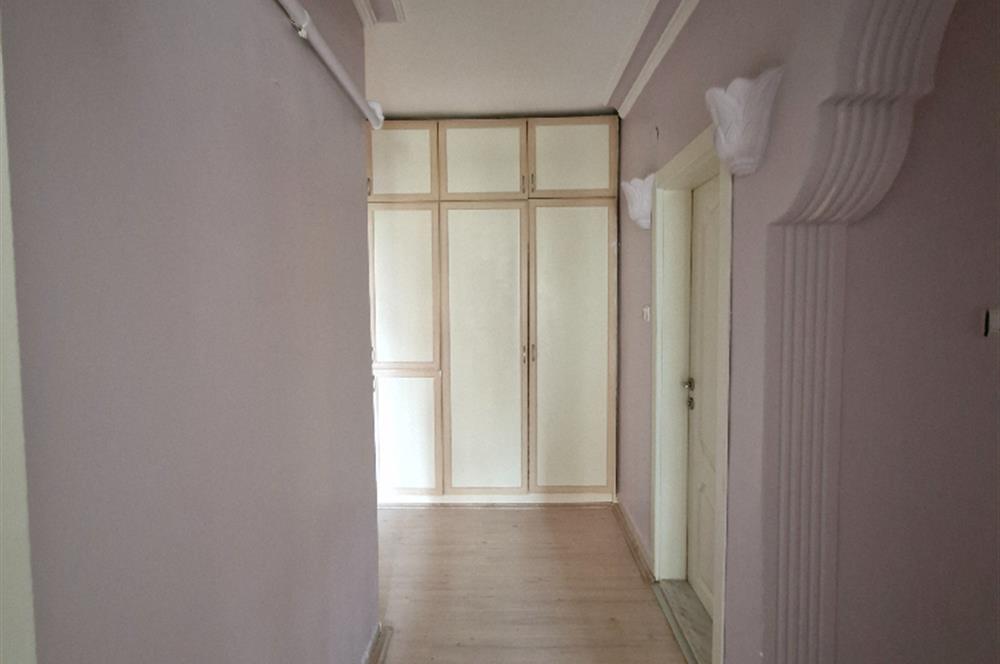 SEĞMENLER'DE SİTE İÇİ 3+1 GENİŞ KRALIK DAİRE 