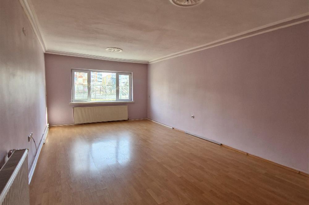 SEĞMENLER'DE SİTE İÇİ 3+1 GENİŞ KRALIK DAİRE 