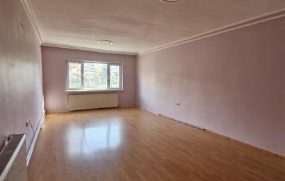 SEĞMENLER'DE SİTE İÇİ 3+1 GENİŞ KRALIK DAİRE 