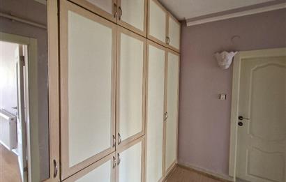 SEĞMENLER'DE SİTE İÇİ 3+1 GENİŞ KRALIK DAİRE 