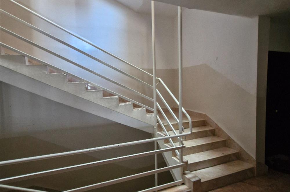 SEĞMENLER'DE SİTE İÇİ 3+1 GENİŞ KRALIK DAİRE 