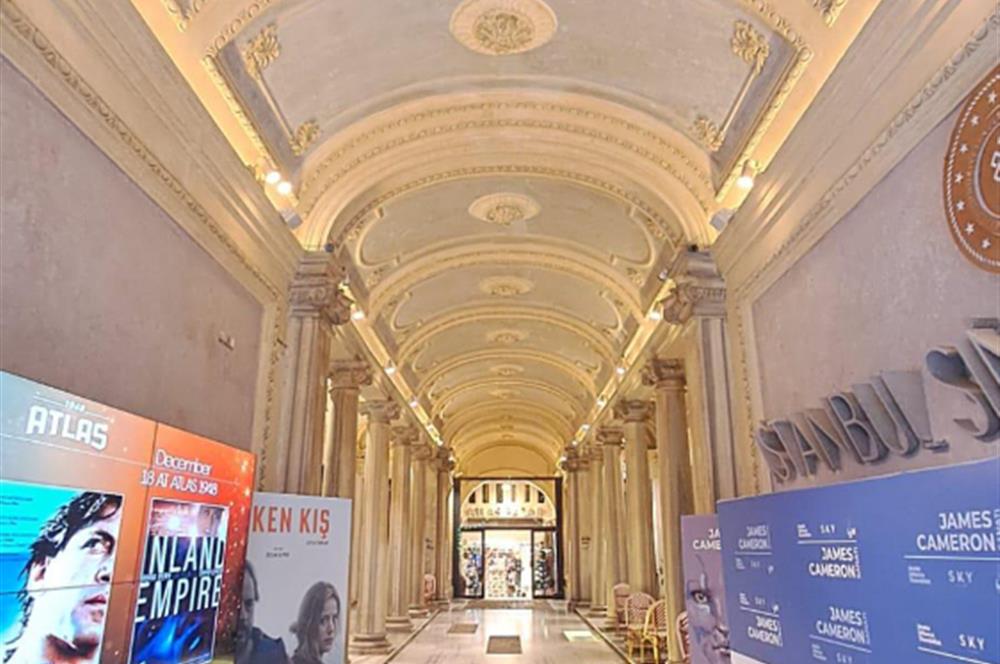 İSTİKLAL CADDESİ ATLAS PASAJININ EN BÜYÜK DÜKKANI SATILIK