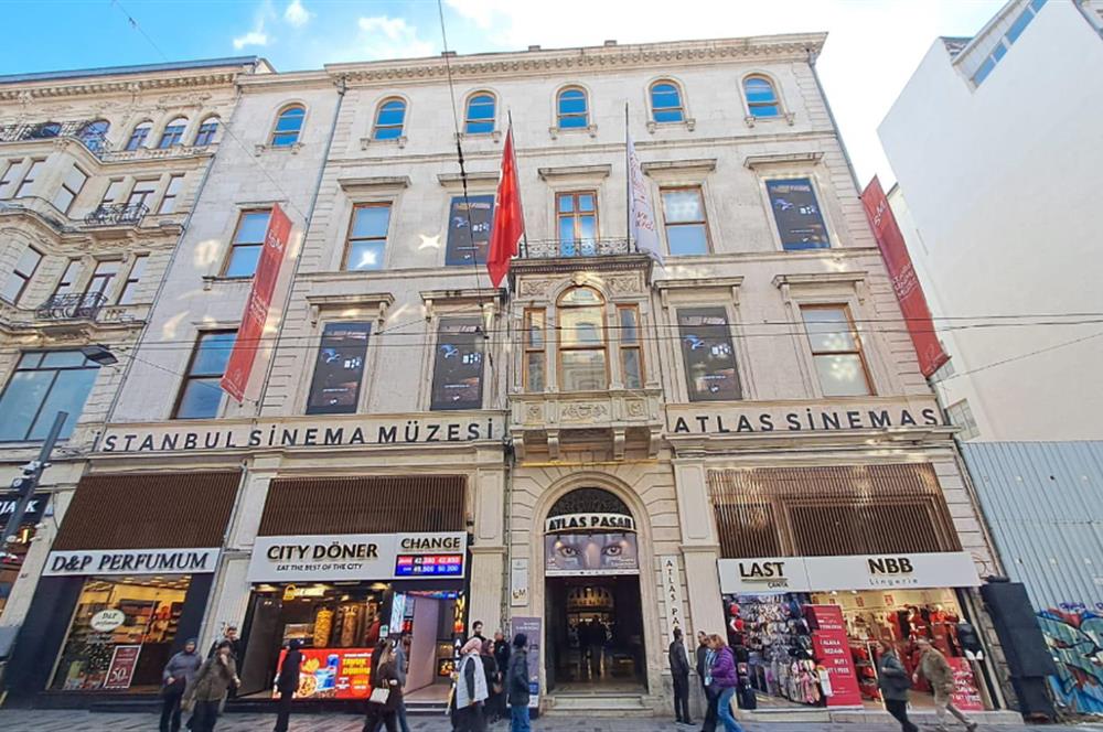 İSTİKLAL CADDESİ ATLAS PASAJININ EN BÜYÜK DÜKKANI SATILIK