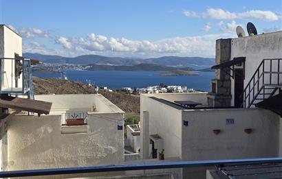 Bodrum Bağla Bank Ev Sitesi'nde Manzaralı Yazlık Kiralık Dubleks
