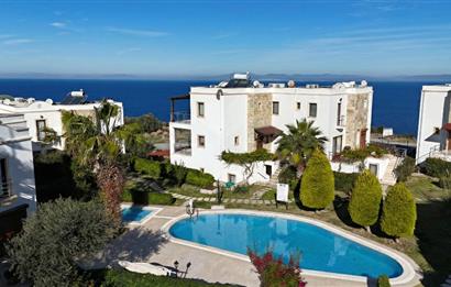 DENİZE SIFIR EŞSİZ KONUMDA ÇİFT CEPHE DENİZ MANZARALI SATILIK VİLLA