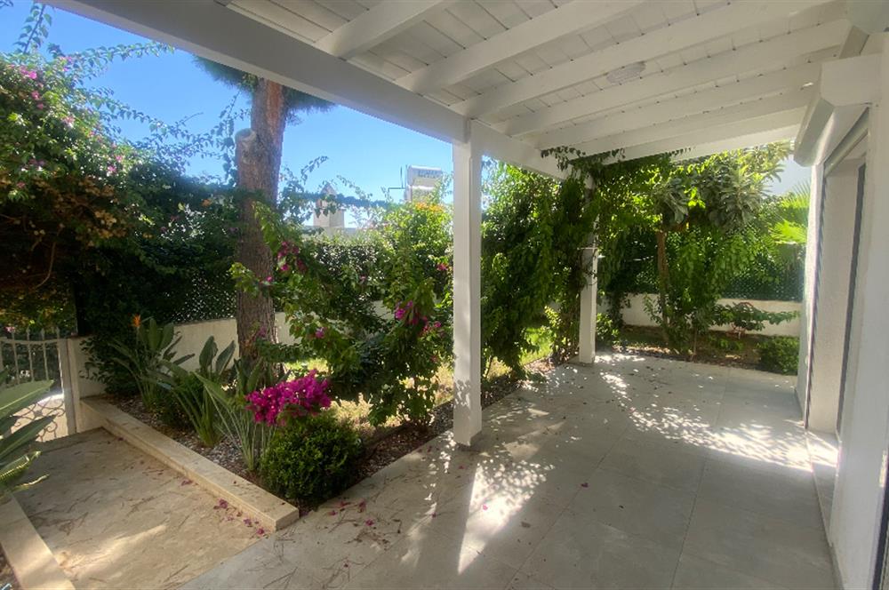 Bodrum Mutlu Sitesi Yenilenmiş Manzaralı Dubleks Villa