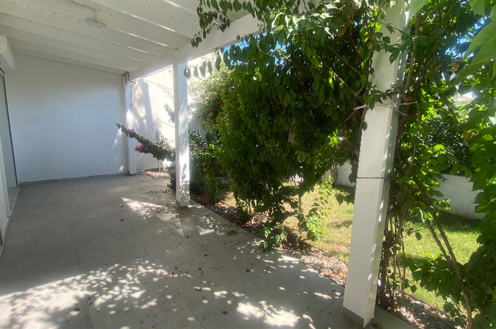 Bodrum Mutlu Sitesi Yenilenmiş Manzaralı Dubleks Villa