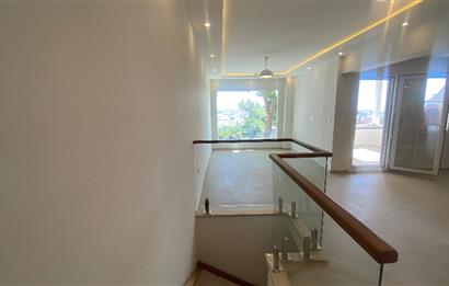 Bodrum Mutlu Sitesi Yenilenmiş Manzaralı Dubleks Villa