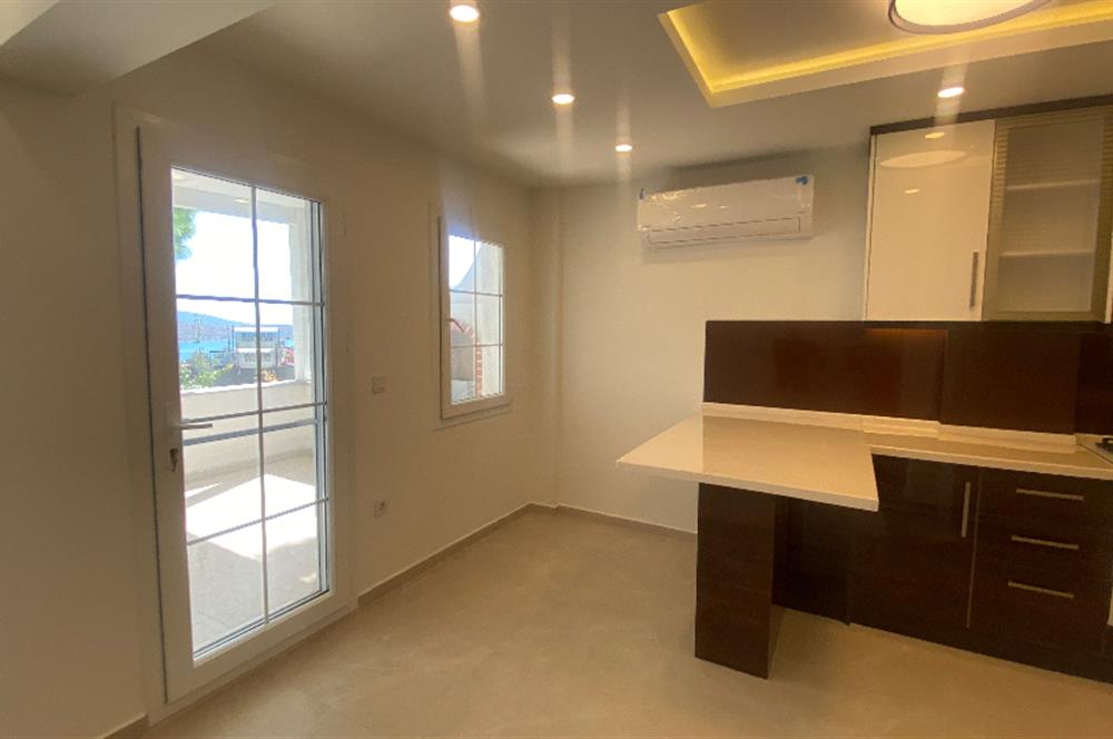 Bodrum Mutlu Sitesi Yenilenmiş Manzaralı Dubleks Villa