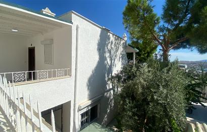 Bodrum Mutlu Sitesi Yenilenmiş Manzaralı Dubleks Villa