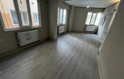 C21 BAL'DAN ÇARŞI-YEŞİLLİ CAMİİ MEYDANI MEVKİİ KİRALIK 2+1 DAİRE