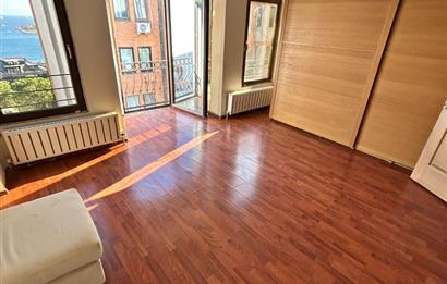 CİHANGİR SUSAM SOKAKTA EŞYALI KİRALIK DUBLEX MANZARALI DAİRE