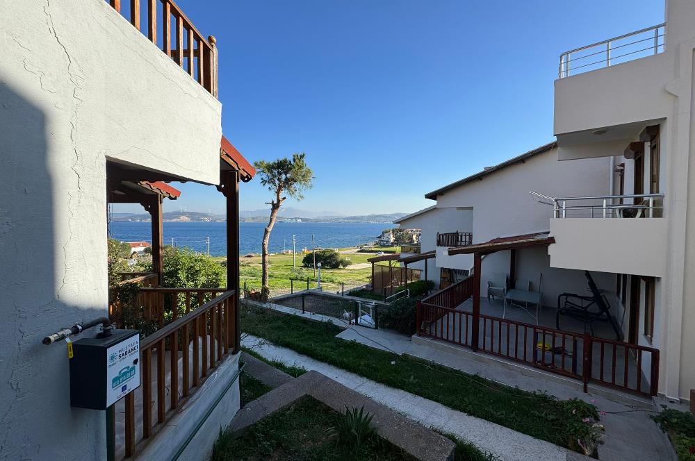 Yeni Foça Petra Koyu'nda Muhteşem Manzaralı Triplex Villa