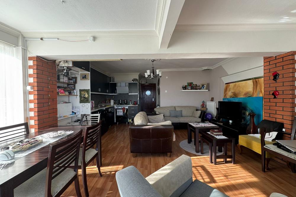 Yeni Foça Petra Koyu'nda Muhteşem Manzaralı Triplex Villa