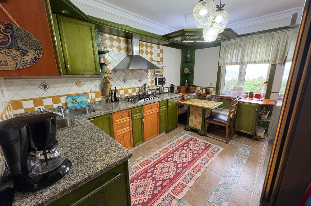 BAŞİSKELE SEVGİ DOĞA SİTESİ DENİZ VE ORMAN MANZARALI VİLLA