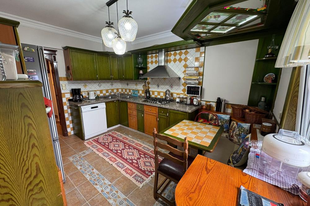 BAŞİSKELE SEVGİ DOĞA SİTESİ DENİZ VE ORMAN MANZARALI VİLLA