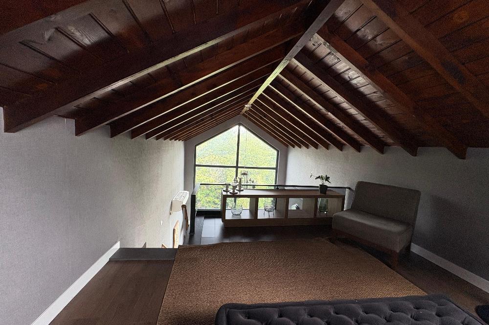 SAPANCA DA DOĞA İÇERİSİNDE MÜSTAKİL EŞYALI HAVUZLU VİLLA