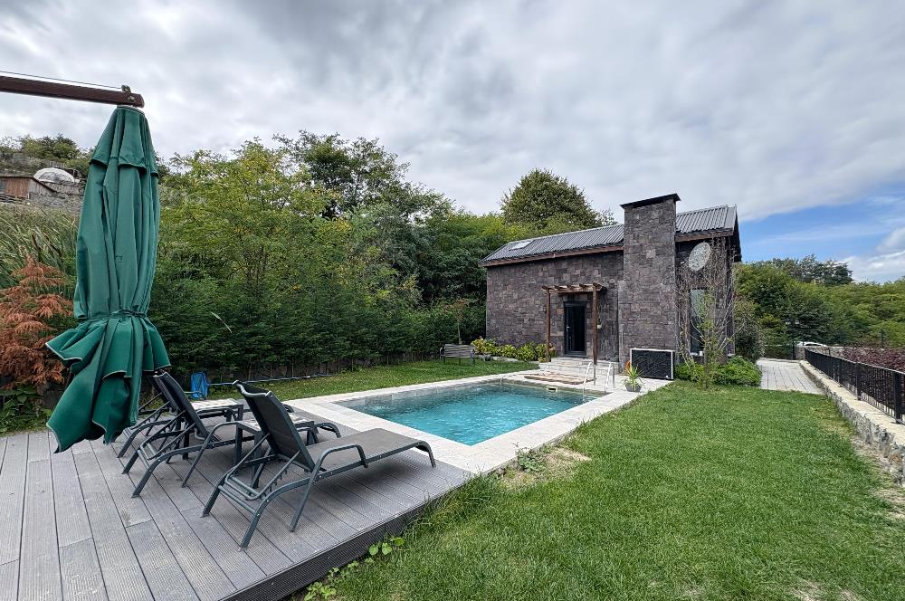 SAPANCA DA DOĞA İÇERİSİNDE MÜSTAKİL EŞYALI HAVUZLU VİLLA