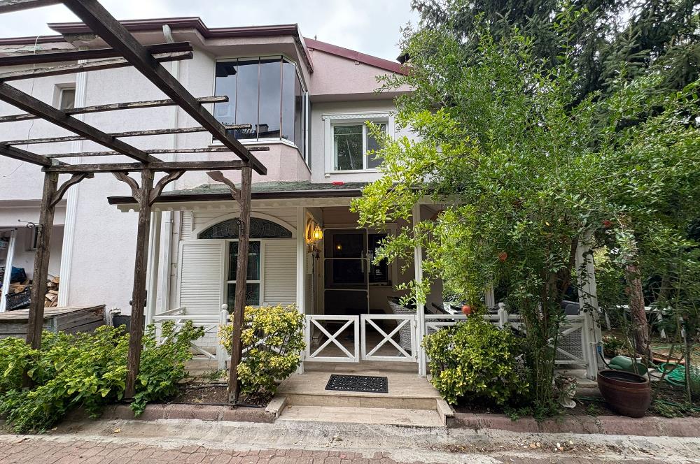 BAŞİSKELE SEVGİ DOĞA SİTESİ DENİZ VE ORMAN MANZARALI VİLLA