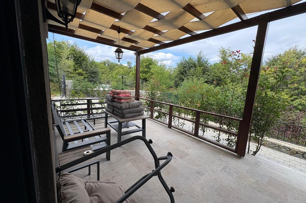 SAPANCA DA DOĞA İÇERİSİNDE MÜSTAKİL EŞYALI HAVUZLU VİLLA