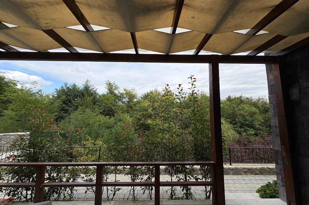 SAPANCA DA PRESTİJLİ YAŞAM DOĞA İÇİNDE SATILIK İKİ VİLLA