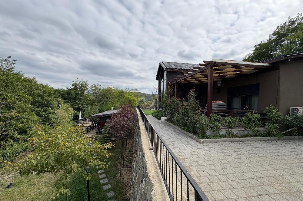 SAPANCA DA PRESTİJLİ YAŞAM DOĞA İÇİNDE SATILIK İKİ VİLLA